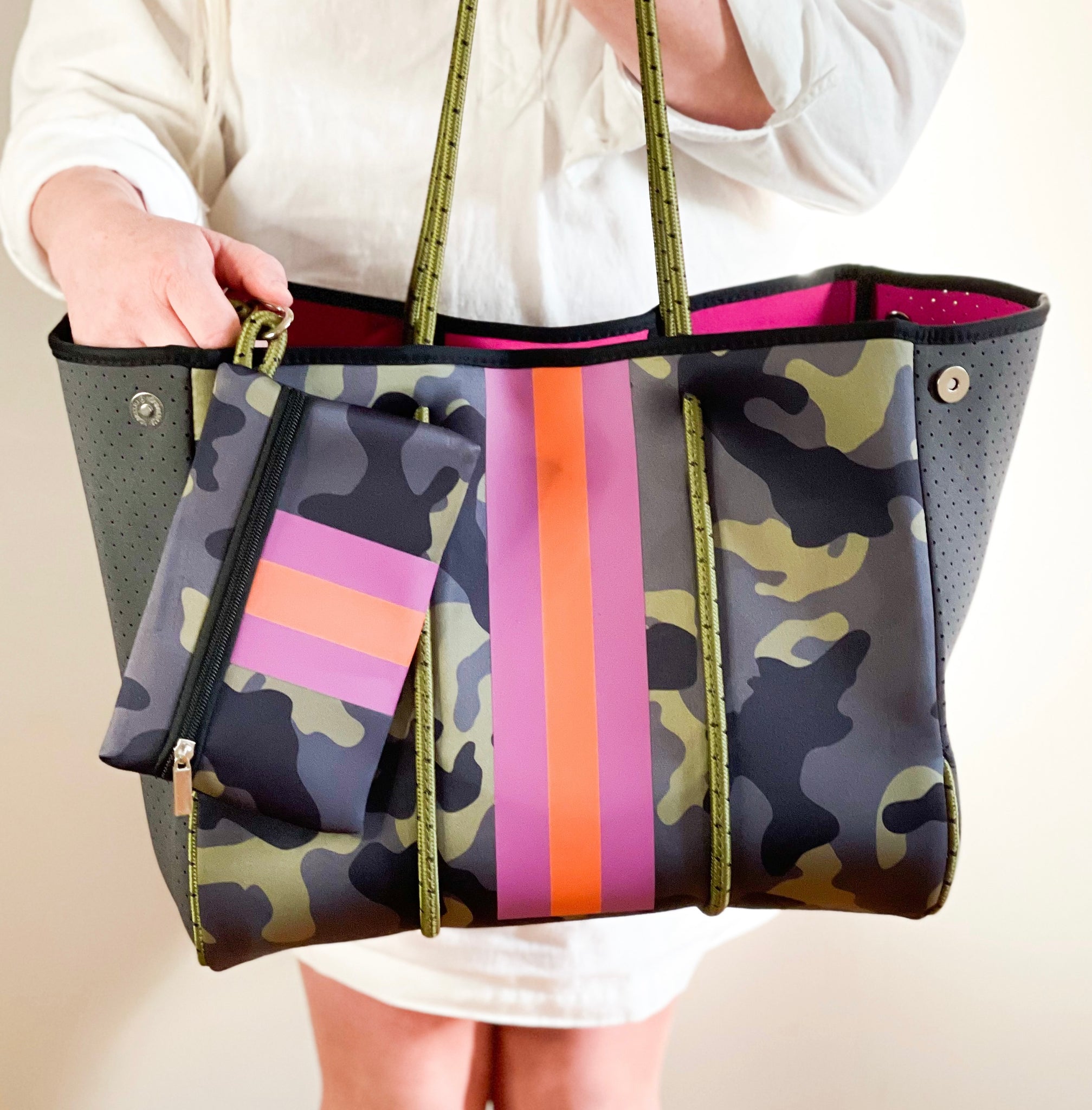 The Aniella Neoprene Tote - Green Camo with Red Racer Stripe – Babs+Birdie